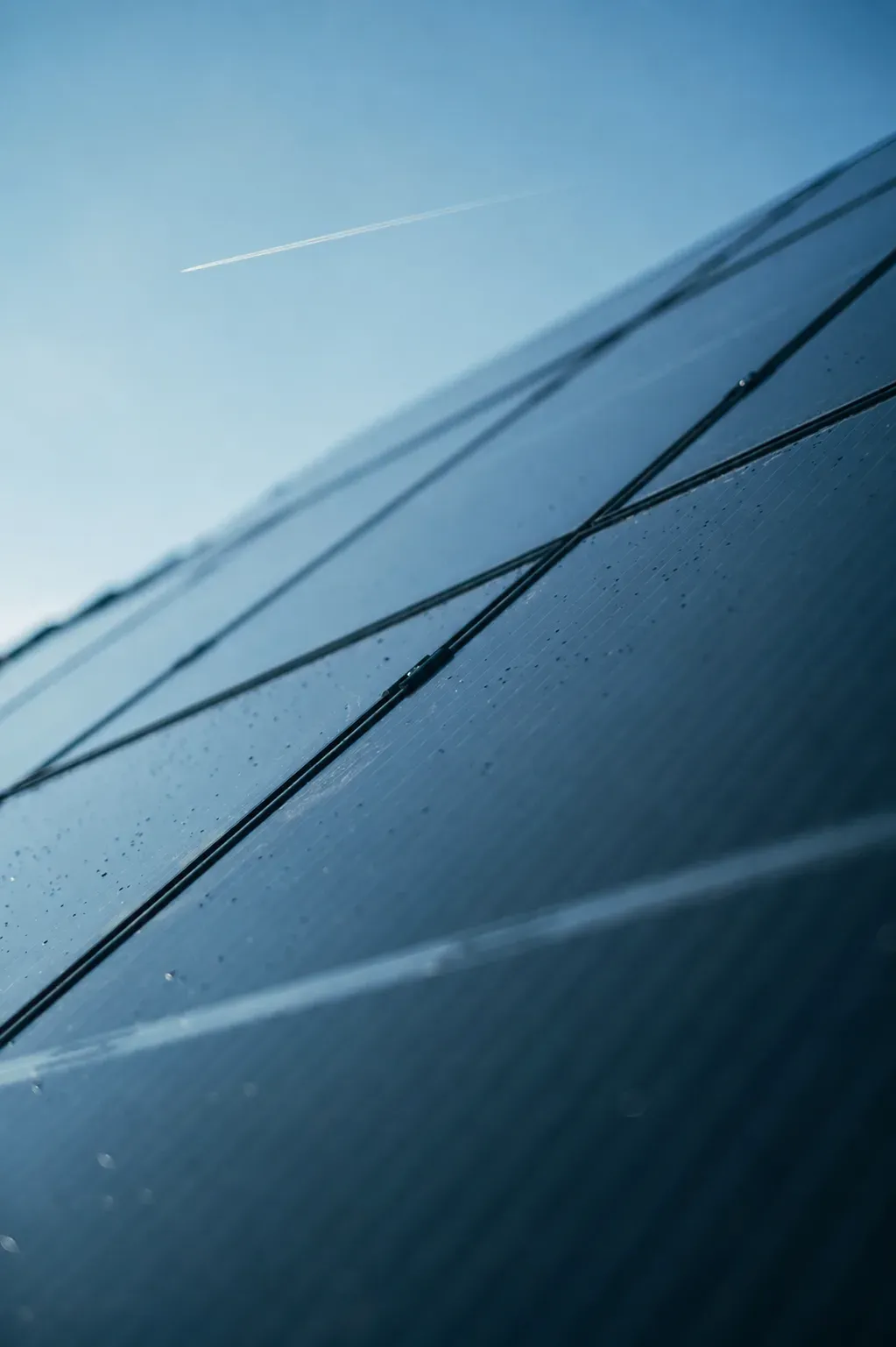 Panneaux solaires photovoltaïques sur une toiture